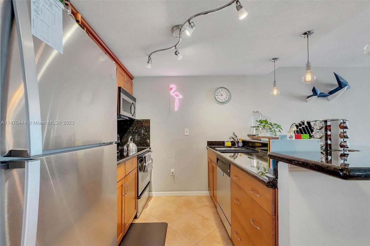 465 Ocean Dr, Unit 804, Miami Beach, FL 33139 Photo