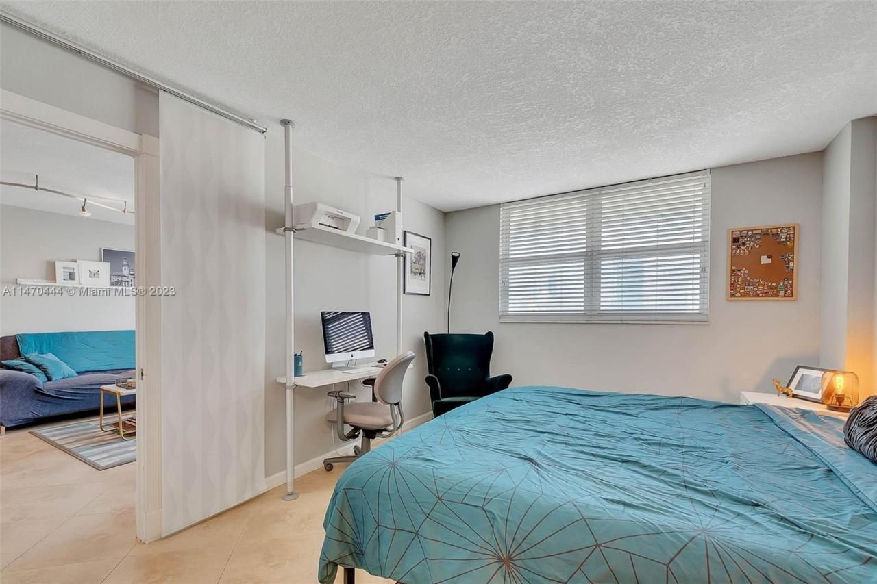 465 Ocean Dr, Unit 804, Miami Beach, FL 33139 Photo