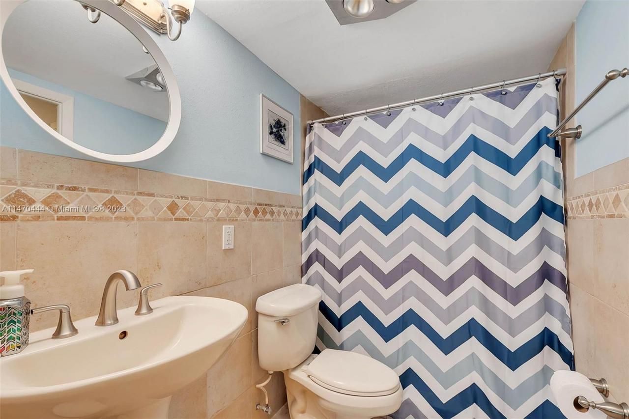 465 Ocean Dr, Unit 804, Miami Beach, FL 33139 Photo