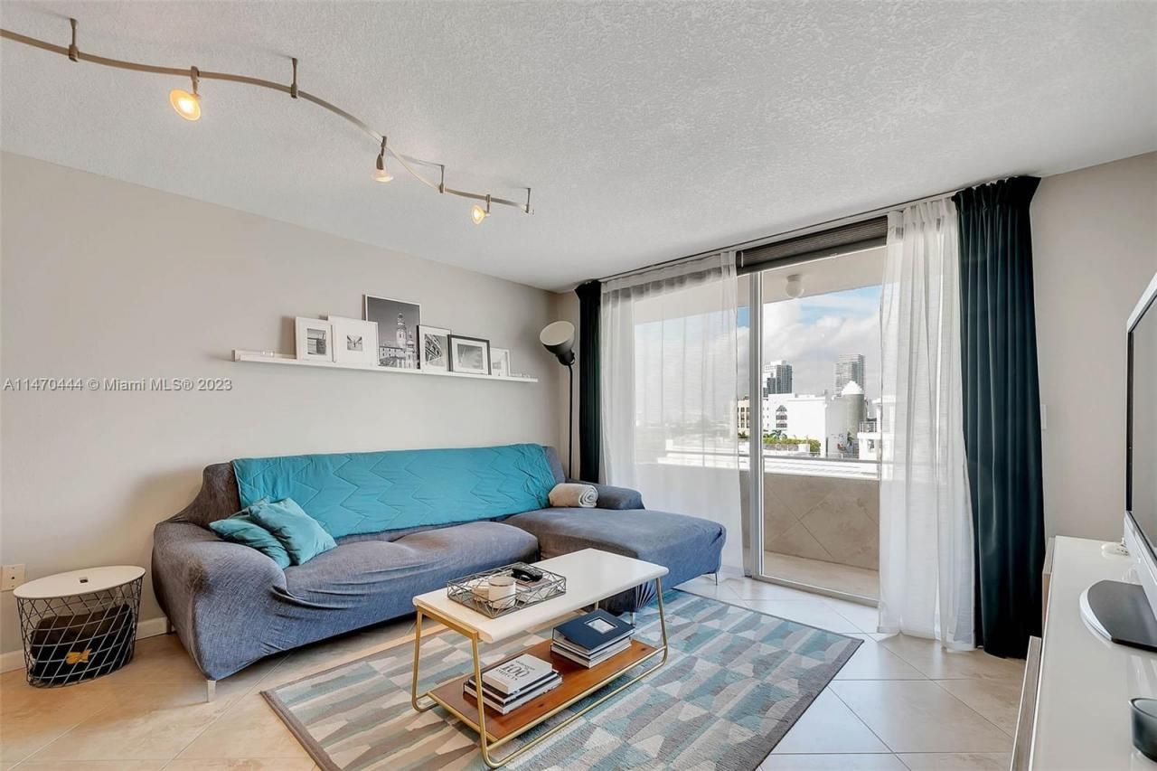 465 Ocean Dr, Unit 804, Miami Beach, FL 33139 Photo