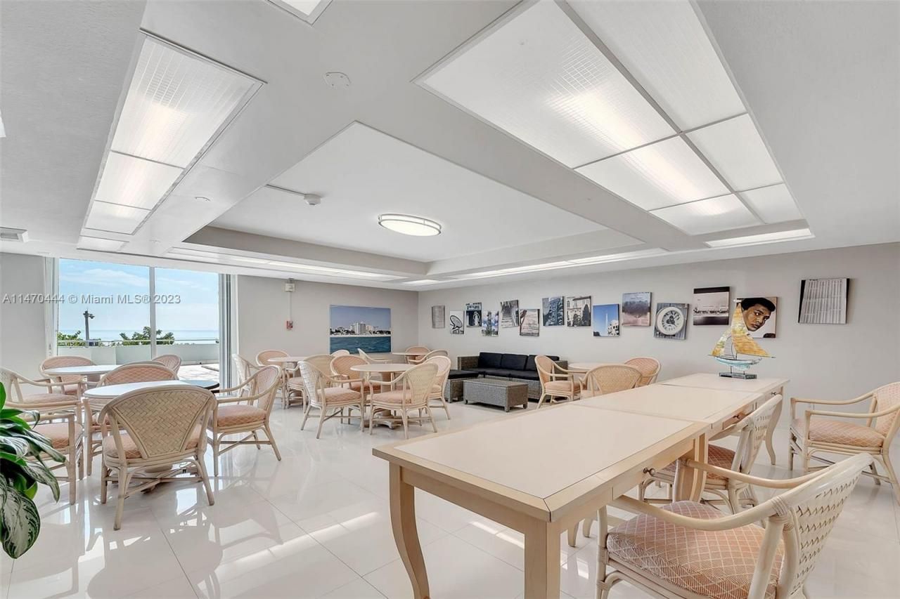 465 Ocean Dr, Unit 804, Miami Beach, FL 33139 Photo