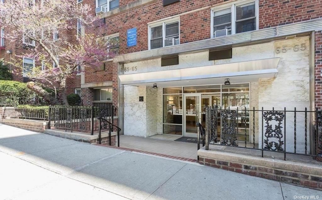 65-65 Wetherole Street, Unit 1W, Rego Park, NY 11374 Main Photo