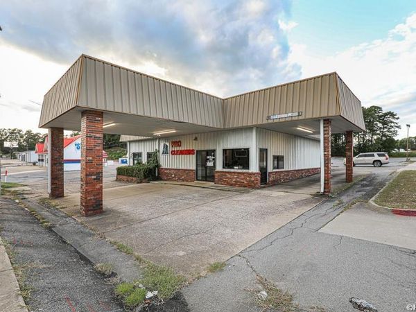 2126 MILITARY, Benton, AR 72015