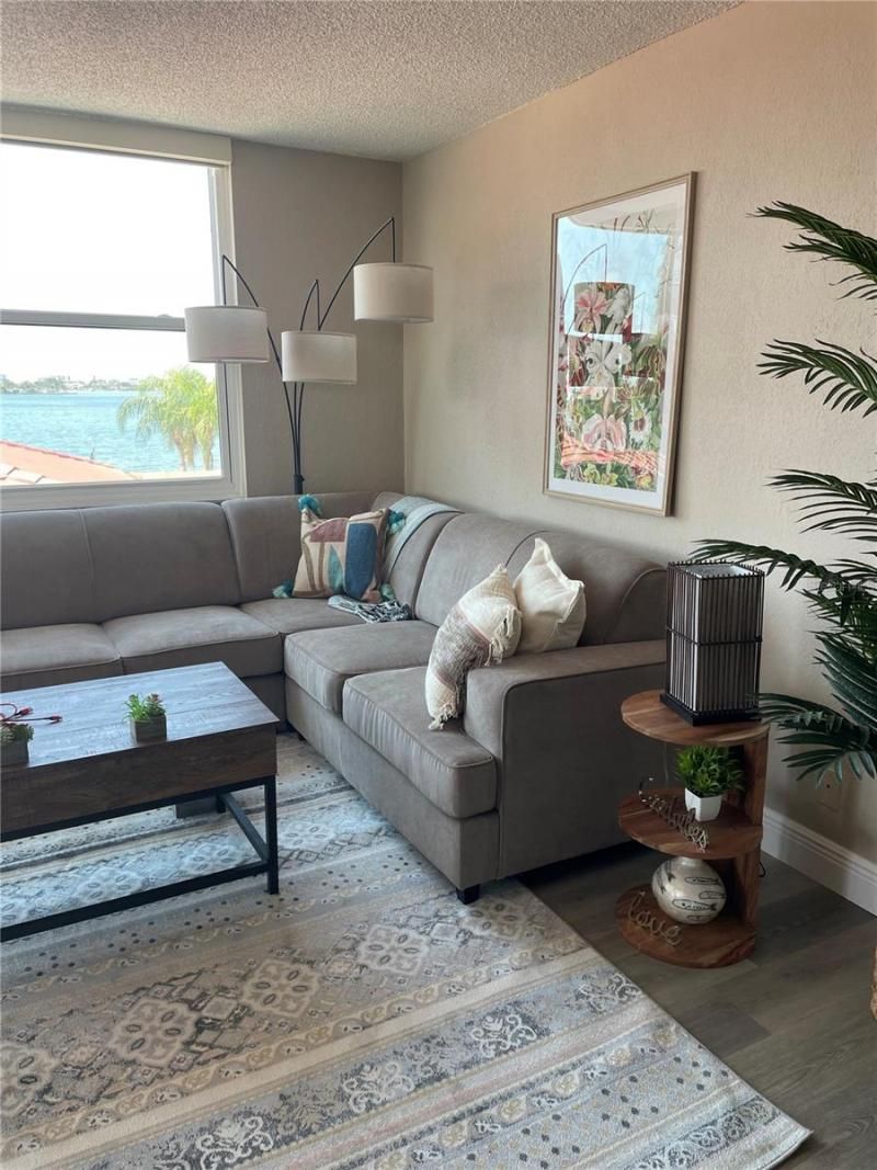 6211 Sun Boulevard, Unit 306, Saint Petersburg, FL 33715 Photo