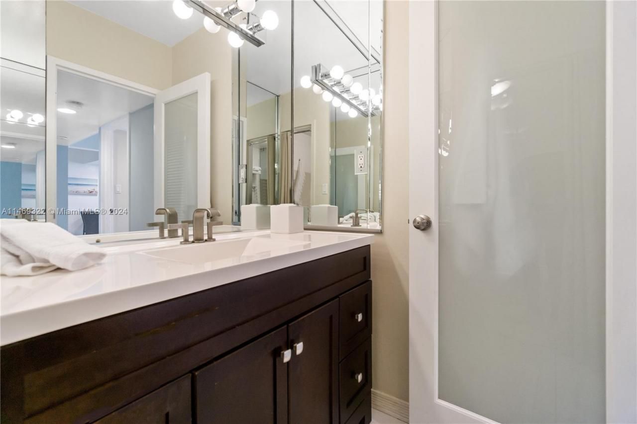 100 Lincoln Rd, Unit 1043, Miami Beach, FL 33139 Photo