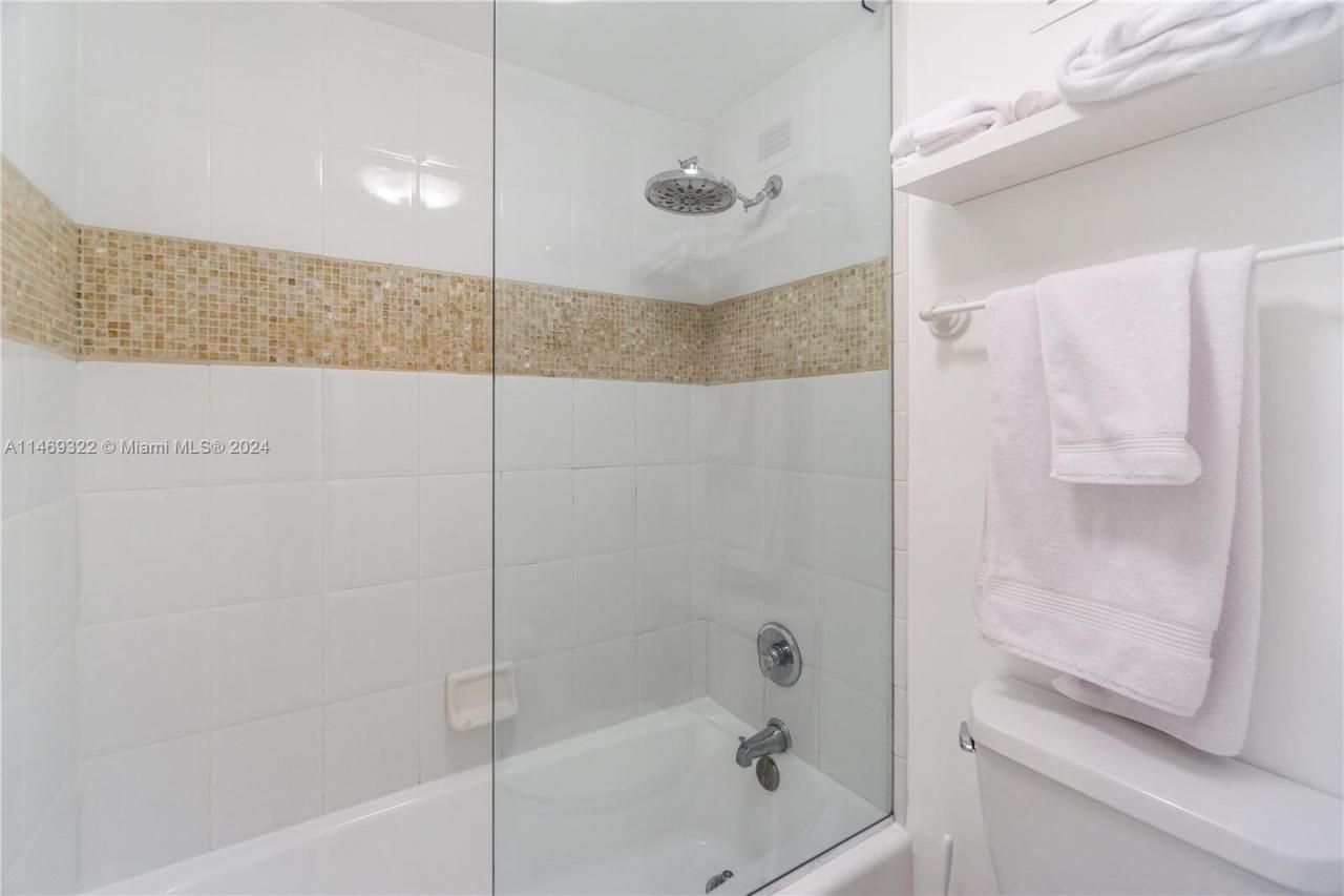 100 Lincoln Rd, Unit 1043, Miami Beach, FL 33139 Photo