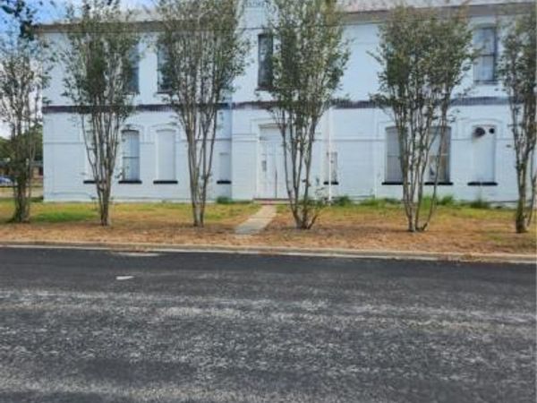 702 E Convent Street, Victoria, TX 77901