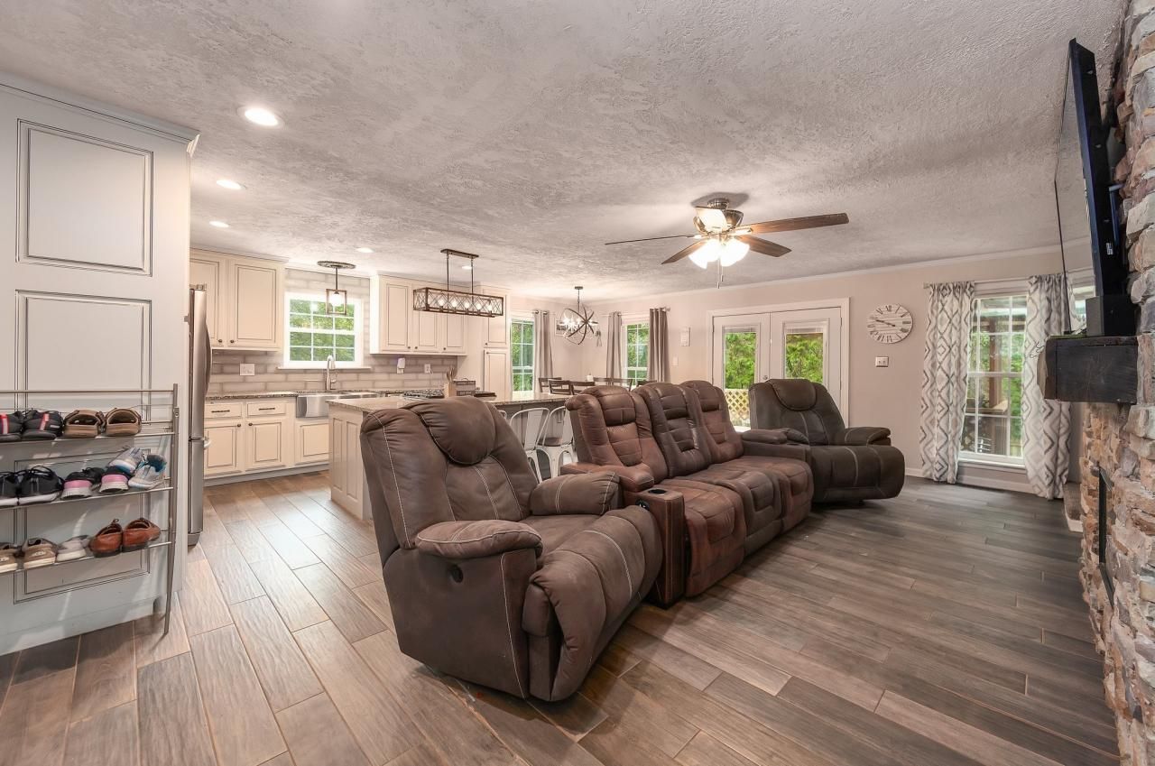 945 Old Lavinia Rd, Cedar Grove, TN 38321 Main Photo