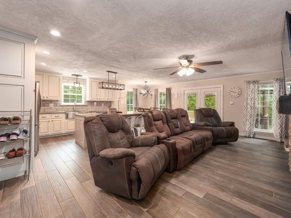 945 Old Lavinia Rd, Cedar Grove, TN 38321