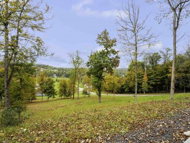 124 Gladstone Circle, Morgantown, WV 26508