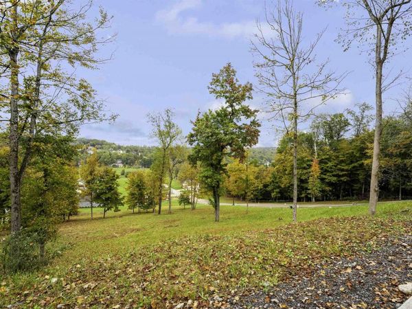 124 Gladstone Circle, Morgantown, WV 26508