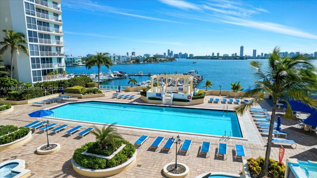 7601 E Treasure Dr, Unit 2404, North Bay Village, FL 33141 Photo