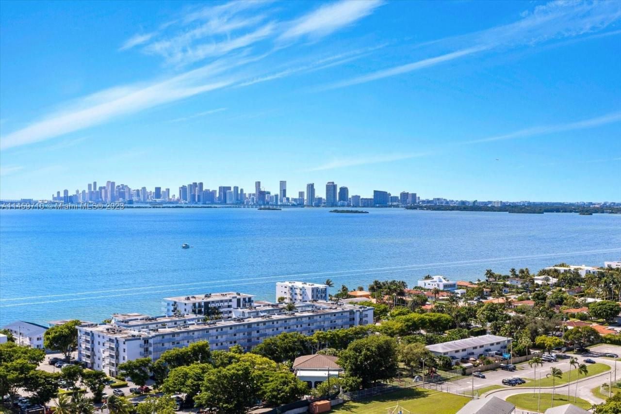 7601 E Treasure Dr, Unit 2404, North Bay Village, FL 33141 Photo