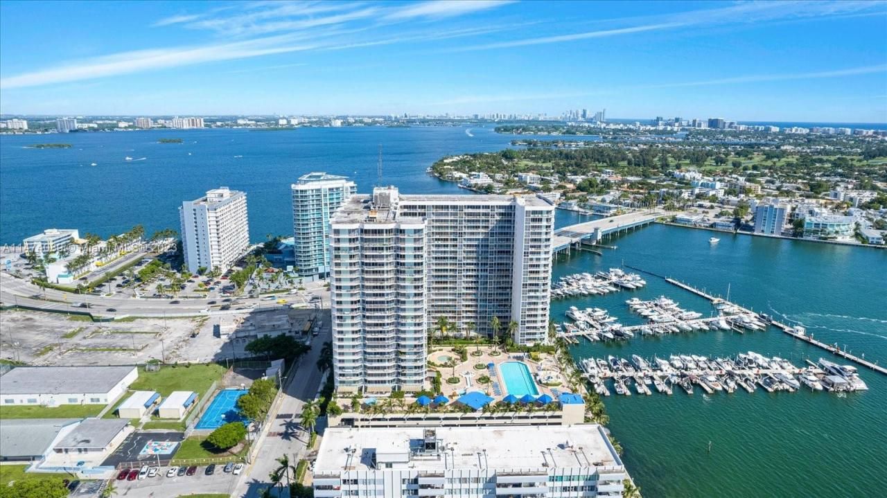 7601 E Treasure Dr, Unit 2311, North Bay Village, FL 33141 Photo