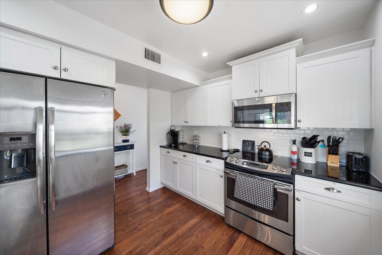 425 Cerromar Terrace, Unit 359, Venice, FL 34293 Photo