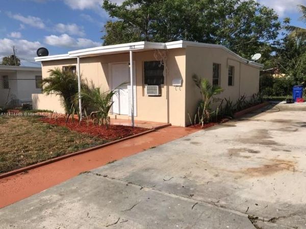 1817 NW 25th Ave, Fort Lauderdale, FL 33311