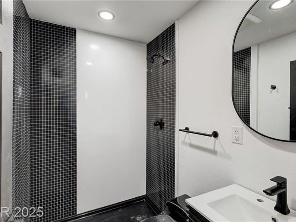 1922 Fairfield Avenue, Unit 102, Las Vegas, NV 89102