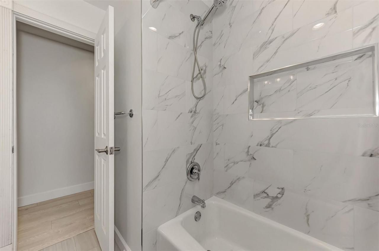 5516 Avenida Del Mare, Sarasota, FL 34242 Photo