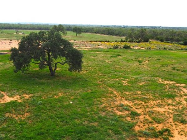 000 County Road 640, Yancey, TX 78886