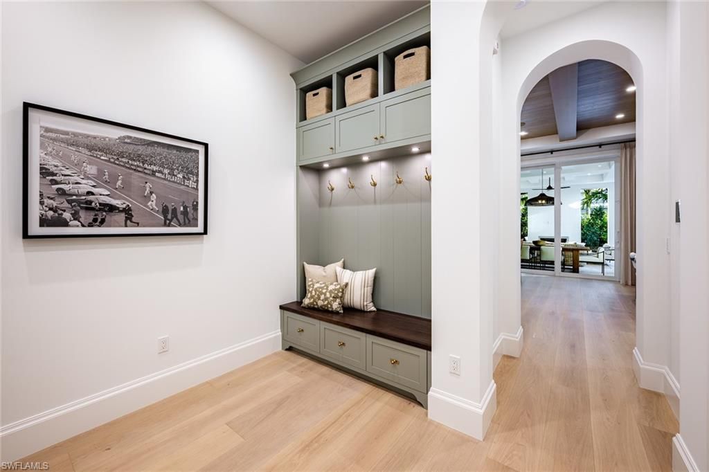 190 7th Ave N, Naples, FL 34102 Photo