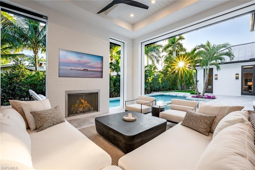 190 7th Ave N, Naples, FL 34102 Photo