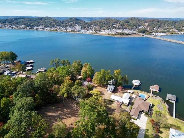 1605 Wyeth Drive, Guntersville, AL 35976
