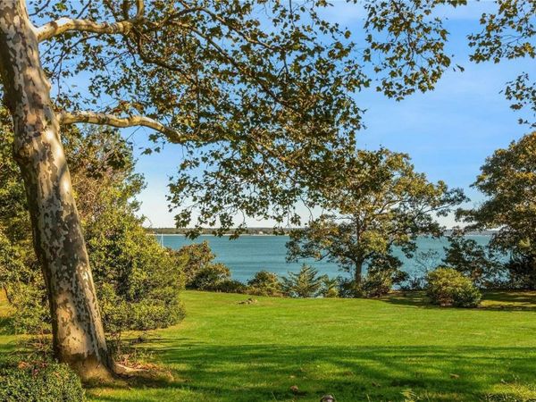 189 Old Harbor Road, New Suffolk, NY 11956