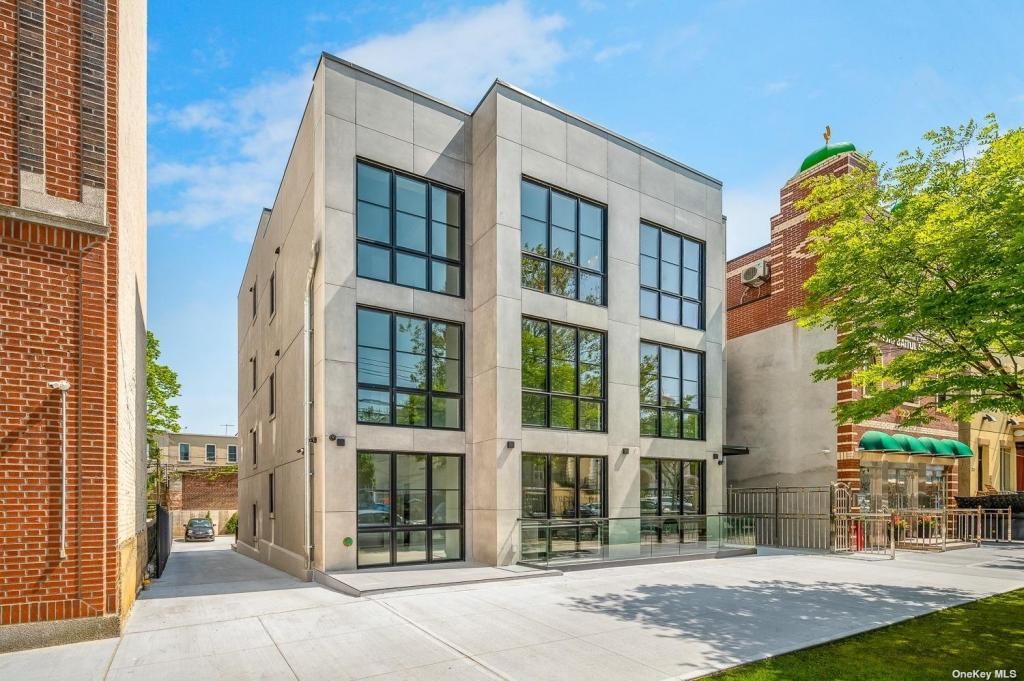 22-19 33rd Street, Unit 4B, Long Island City, NY 11105 Main Photo