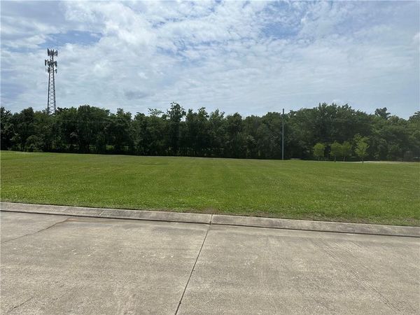 45 KINGSMILL Lane, New Orleans, LA 70131