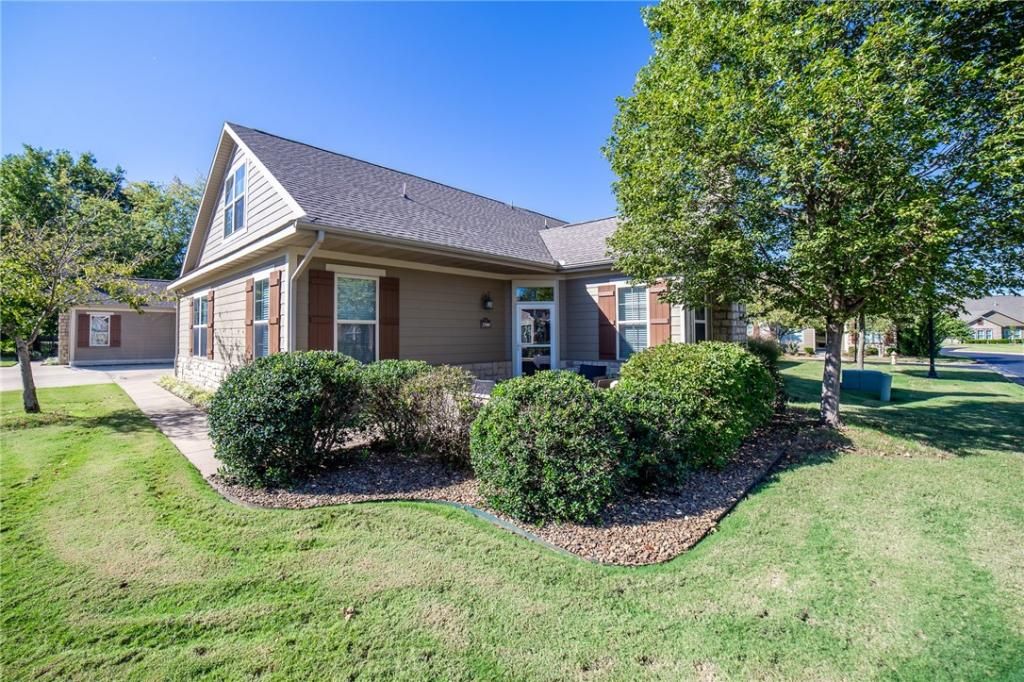 2500 SW Antler Place, Bentonville, AR 72713 Main Photo