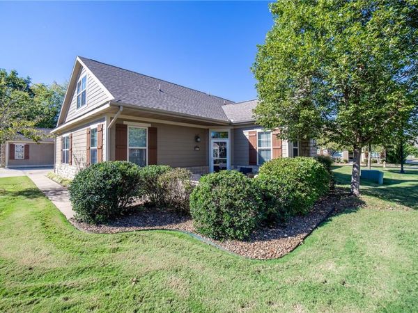 2500 SW Antler Place, Bentonville, AR 72713