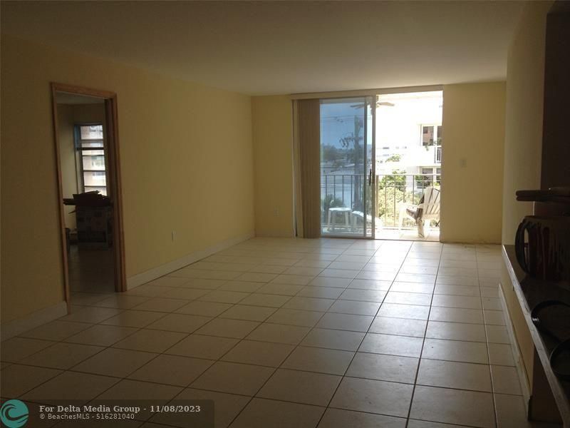 7705 Abbott Avenue, Unit 402, Miami Beach, FL 33141 Photo