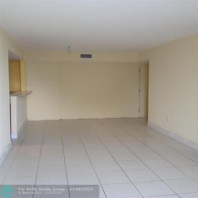 7705 Abbott Avenue, Unit 402, Miami Beach, FL 33141 Photo