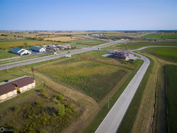 500 Lang Creek Avenue, Grinnell, IA 50112