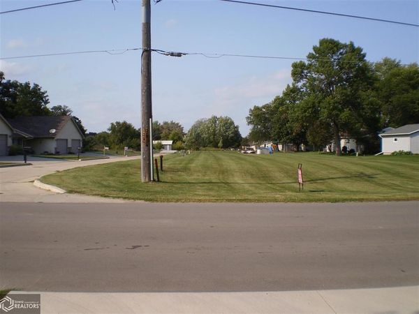 5 Armory Lane, Hampton, IA 50441
