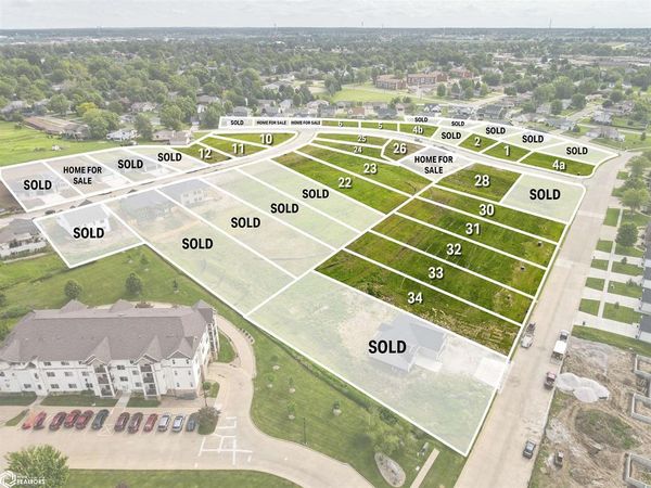 804 Woodside Drive, Marshalltown, IA 50158