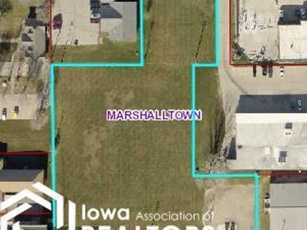 102 W Southridge Road, Marshalltown, IA 50158