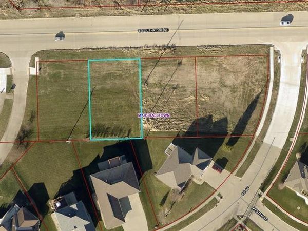 803 E Southridge Road, Marshalltown, IA 50158