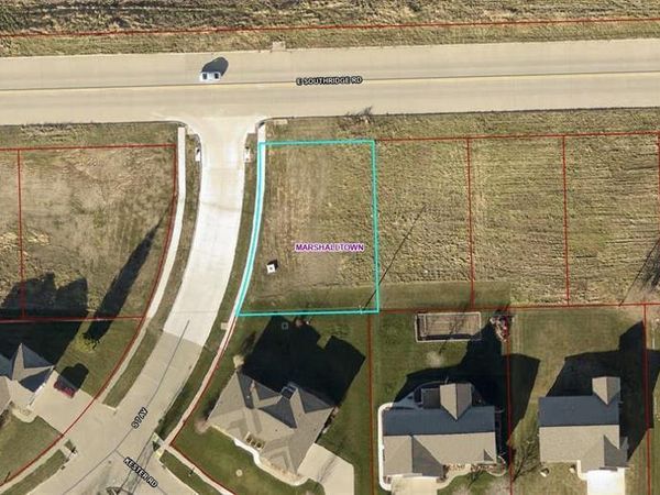 1001 E Southrdige Road, Marshalltown, IA 50158
