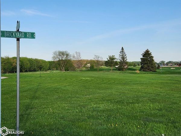 600 Claydigger Run, Sheffield, IA 50475