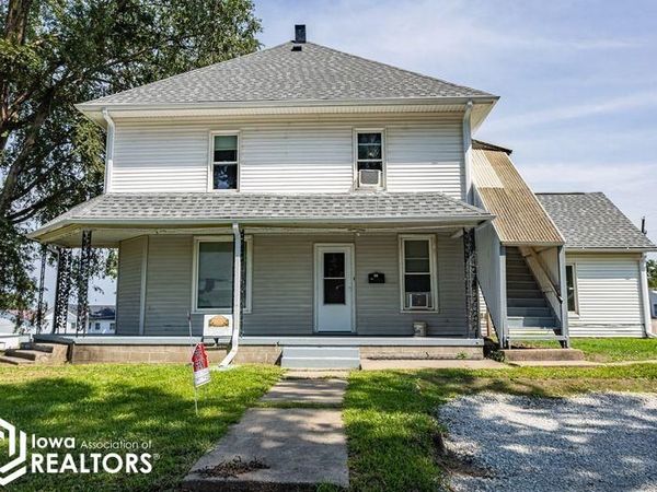 201 SE locust, Leon, IA 50144