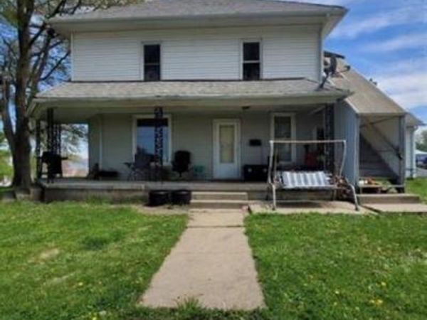 201 SE locust, Leon, IA 50144