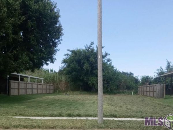 13020 N Lake Carmel, New Orleans, LA 70128