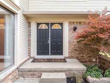6912 PEBBLECREEK WOODS Drive, West Bloomfield Twp, MI 48322