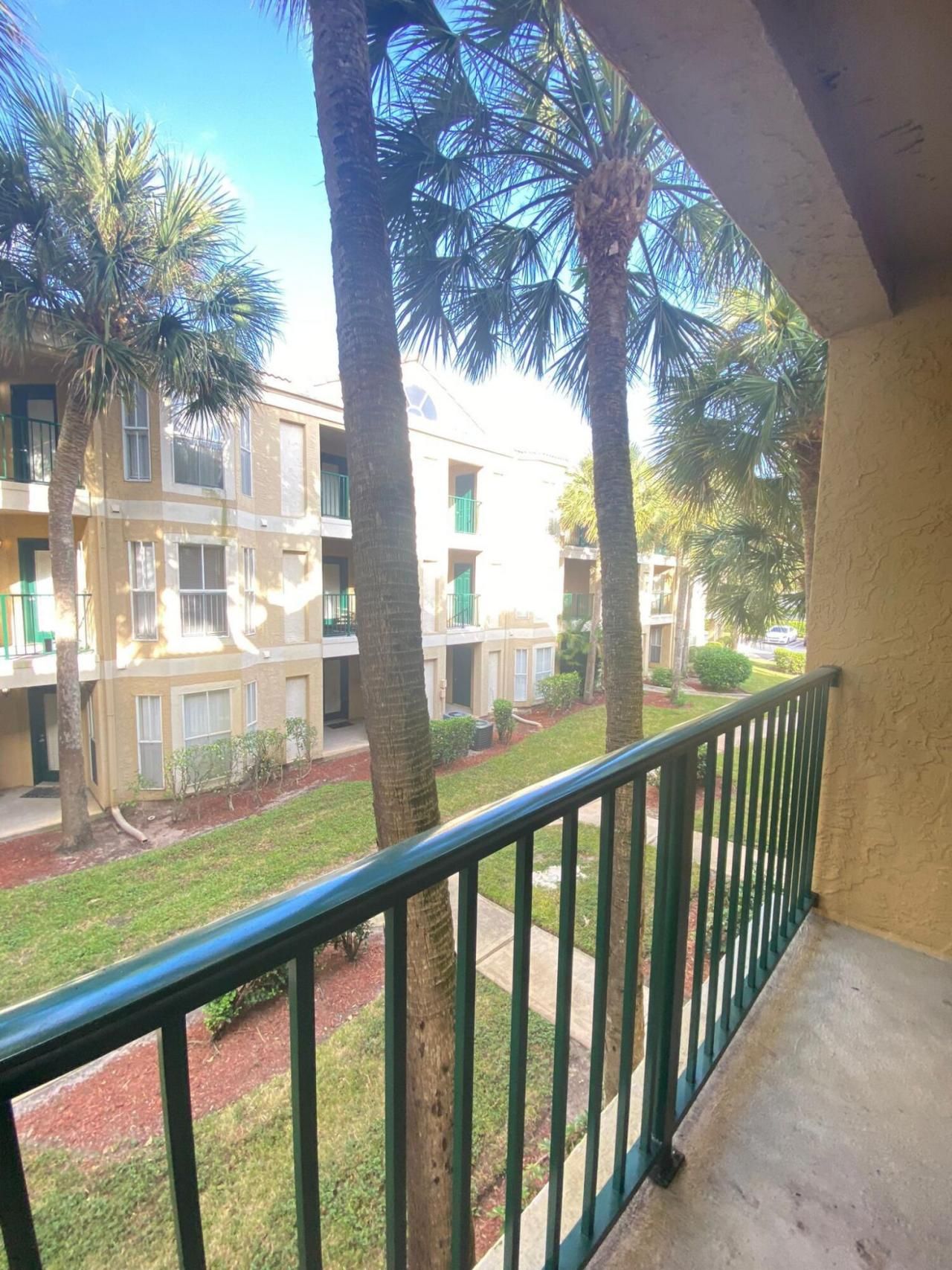 949 Riverside Drive, Unit 423, Coral Springs, FL 33071 Photo