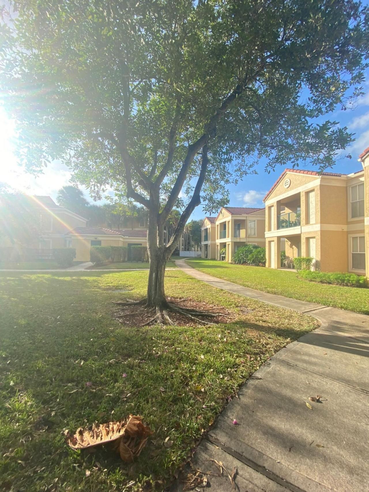 949 Riverside Drive, Unit 423, Coral Springs, FL 33071 Photo