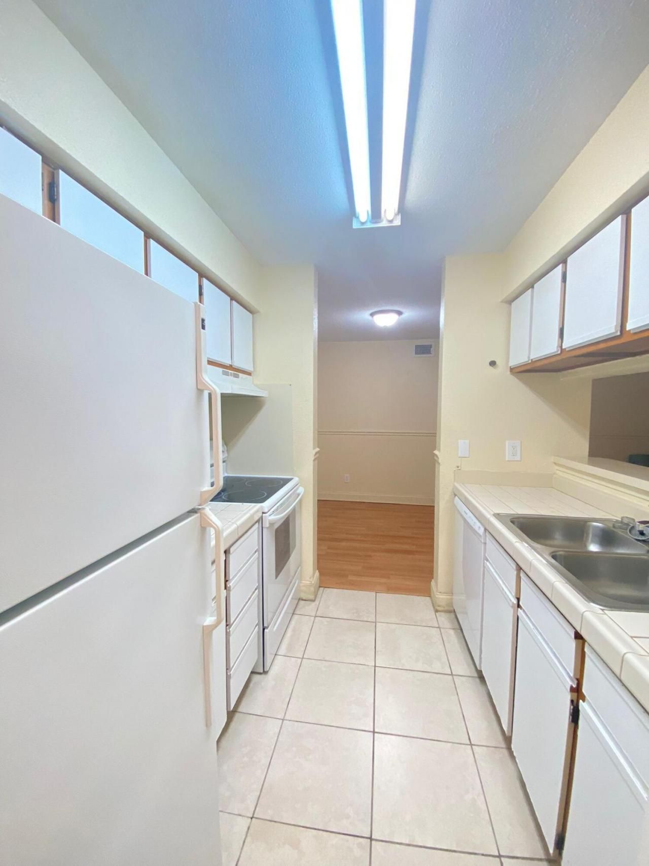 949 Riverside Drive, Unit 423, Coral Springs, FL 33071 Photo