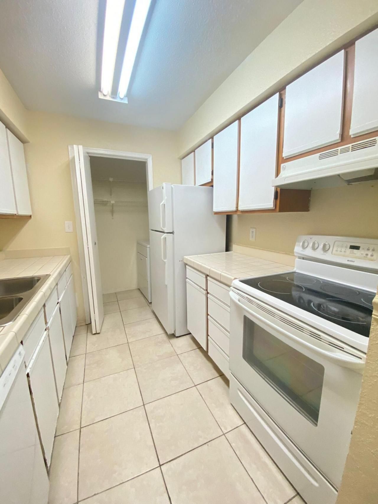 949 Riverside Drive, Unit 423, Coral Springs, FL 33071 Photo