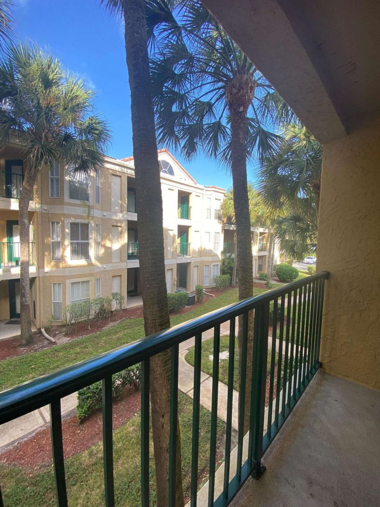 949 Riverside Drive, Unit 423, Coral Springs, FL 33071 Photo