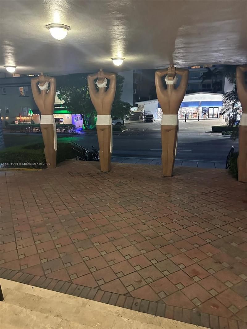 6345 Collins Ave, Unit 416, Miami Beach, FL 33141 Photo